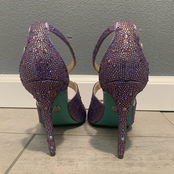 Betsey Johnson - Picture 3 of 5